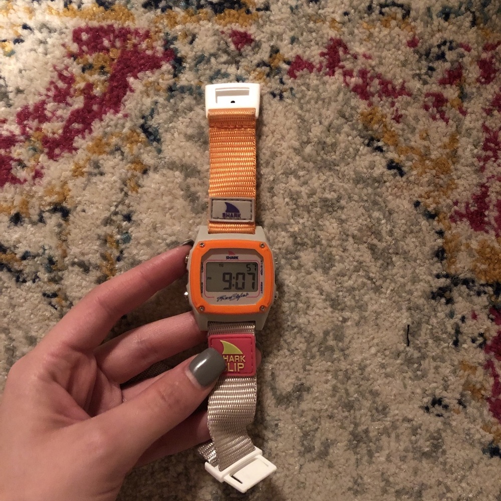 Shark watch clip